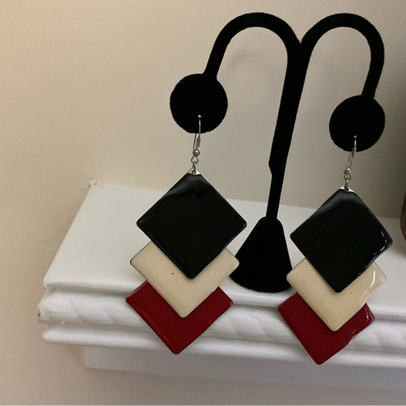 Retro Black Cream Red Enamel Silver Toned Metal Shepherds Hook Dangle Earrings - Picture 2 of 12